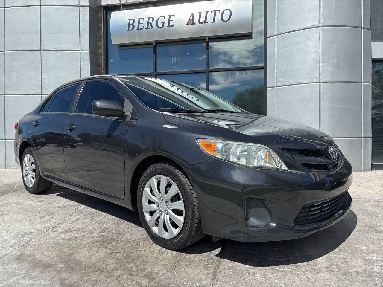 Used 2012 Toyota Corolla LE FWD image 1