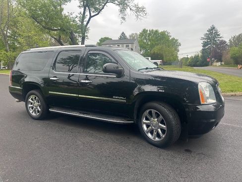 Used 2014 GMC Yukon XL Denali AWD/4WD image 5