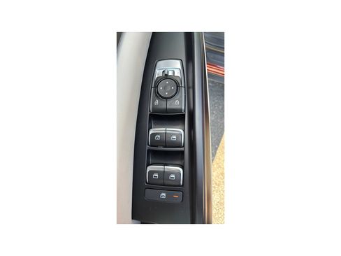 Used 2024 Kia Carnival LX FWD image 14