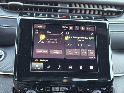 Used 2023 Jeep Grand Cherokee L Laredo image 25