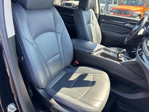 Used 2021 Buick Enclave Essence FWD image 28