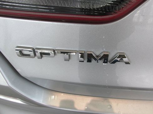 Used 2020 Kia Optima Premium image 9
