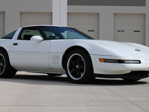 Used 1992 Chevrolet Corvette Coupe RWD image 5