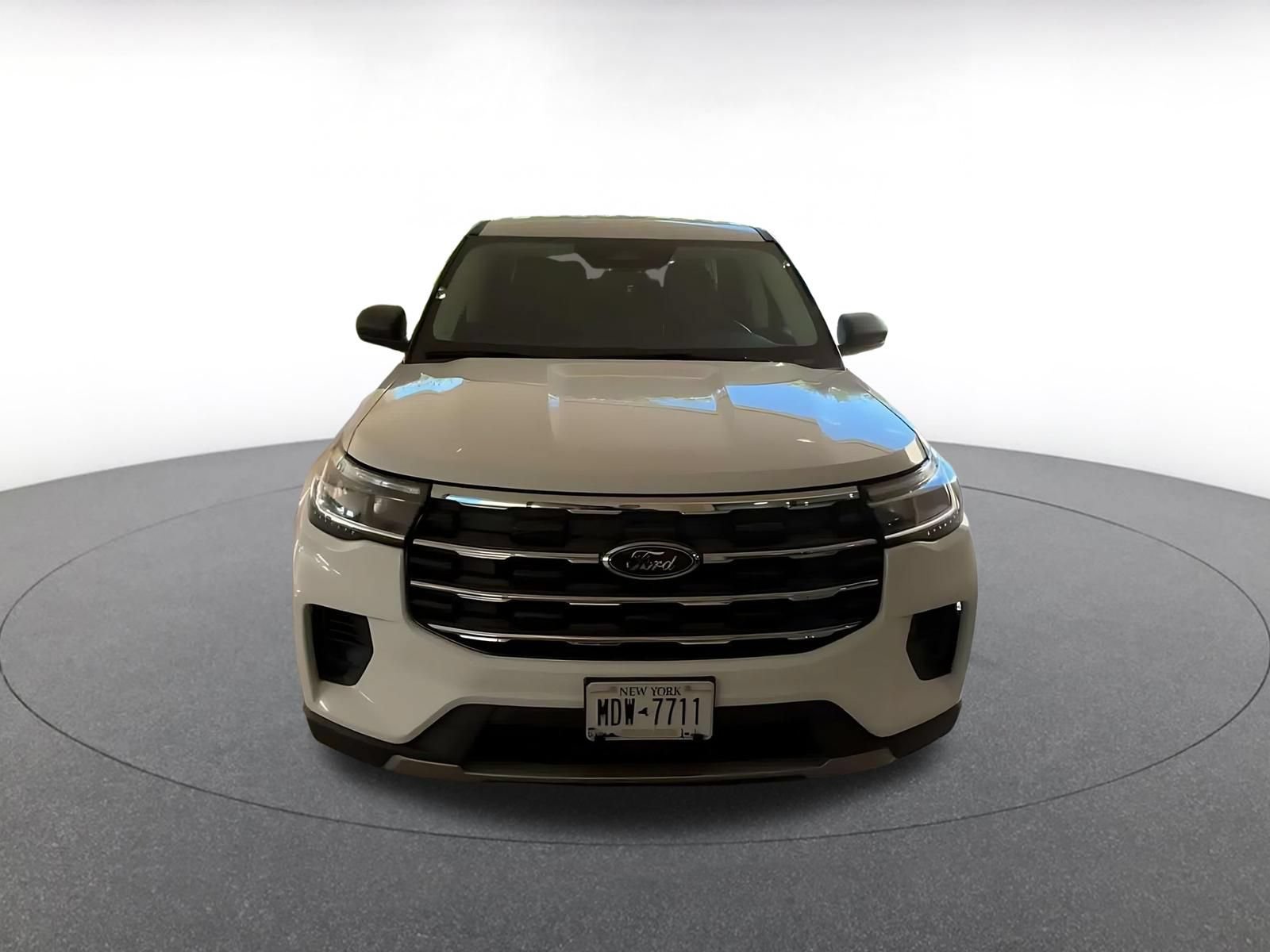 Used 2026 Ford Explorer Active AWD/4WD image 4