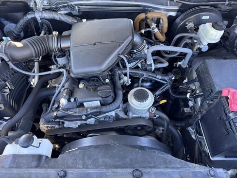 Used 2017 Toyota Tacoma SR image 30