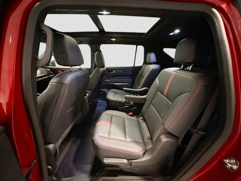 Used 2024 Chevrolet Traverse RS w/ LPO, Floor Liner Package image 23