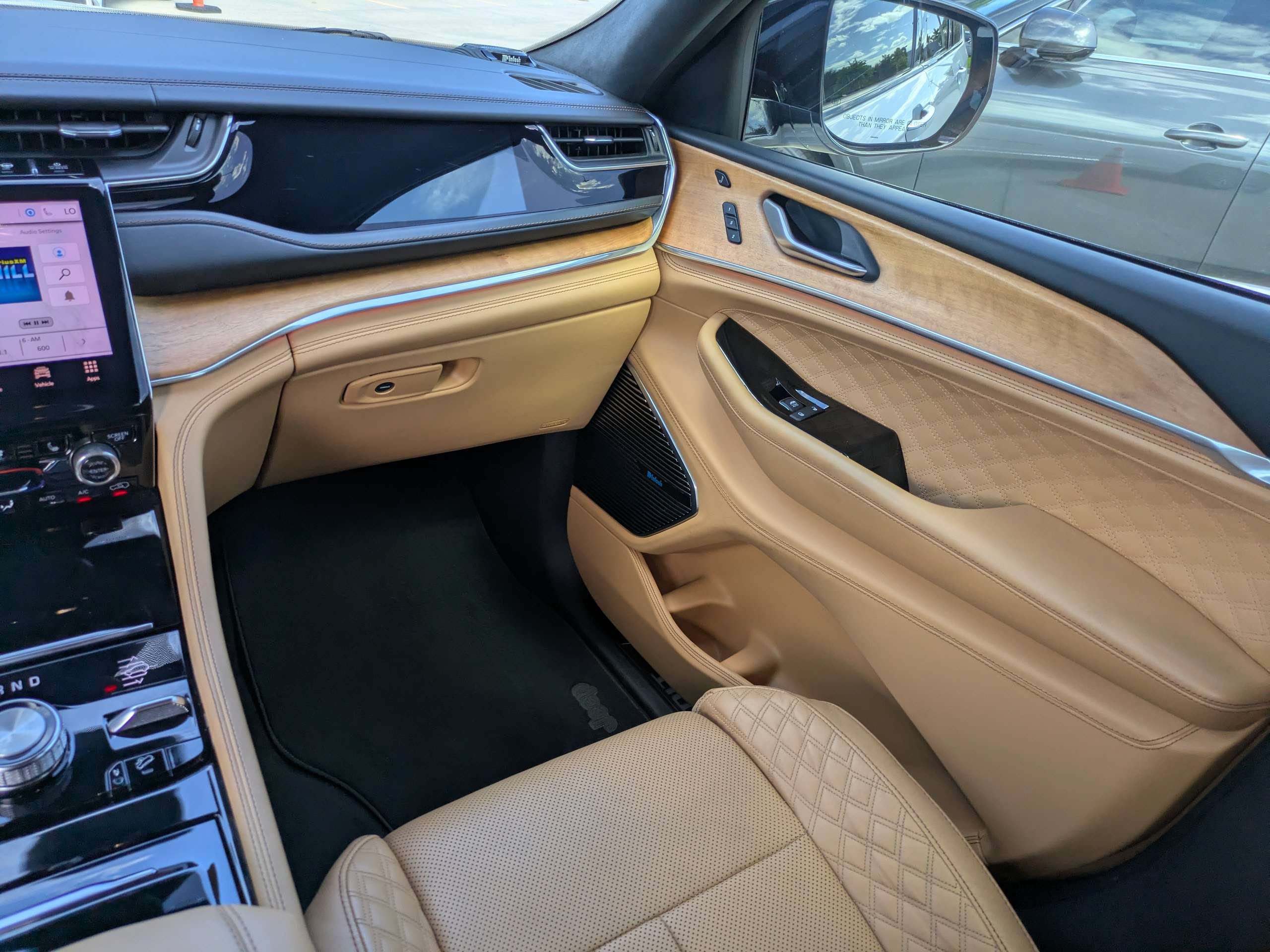 Used 2023 Jeep Grand Cherokee L Summit AWD/4WD image 17