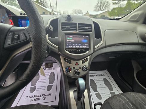 Used 2014 Chevrolet Sonic LT w/ Fun and Sun Package image 13