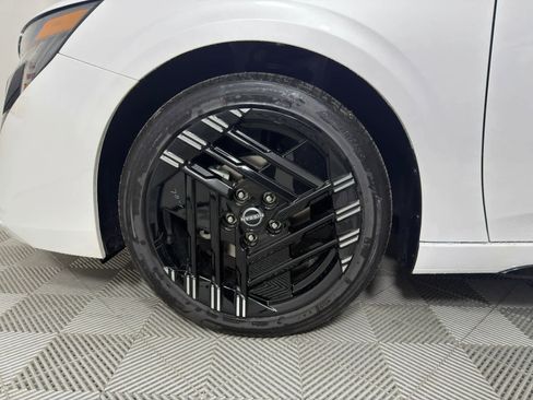 New 2026 Nissan Sentra SR w/ Floor Mat Package image 11