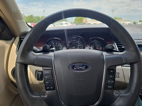 Used 2012 Ford Taurus SEL FWD image 16
