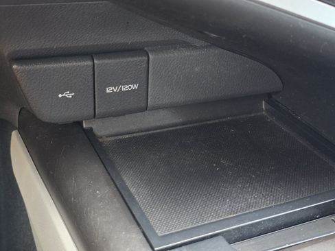 Used 2021 Toyota Camry LE FWD image 20