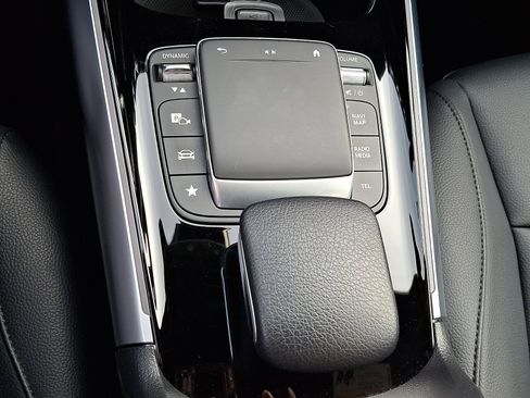 Used 2022 Mercedes-Benz GLA 250 4MATIC image 25