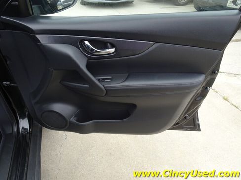 Used 2018 Nissan Rogue S AWD/4WD image 28