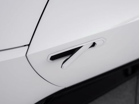 Used 2023 Lamborghini Huracan Tecnica RWD image 8
