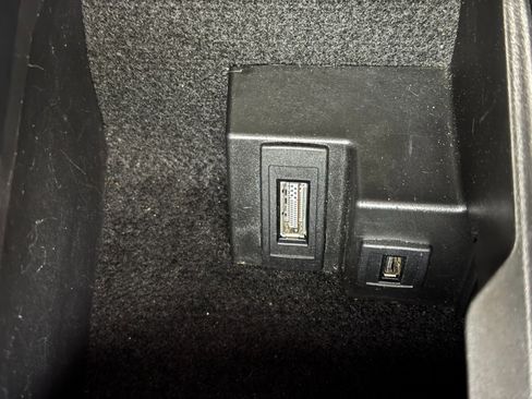 Used 2013 Mercedes-Benz C 350 Sport image 30