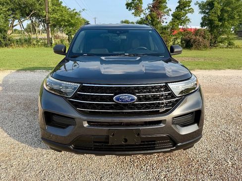 Used 2020 Ford Explorer XLT RWD image 8