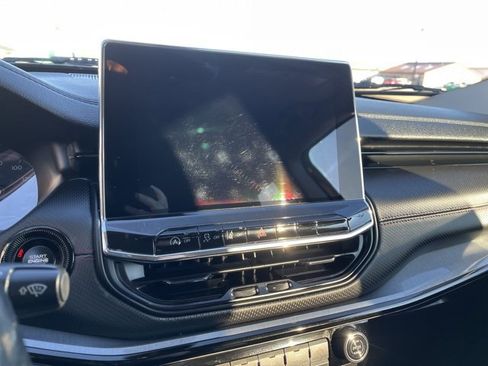 Used 2022 Jeep Compass Trailhawk w/ Trailhawk Convenience Group image 17