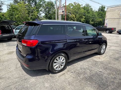 Used 2018 Kia Sedona EX FWD image 12