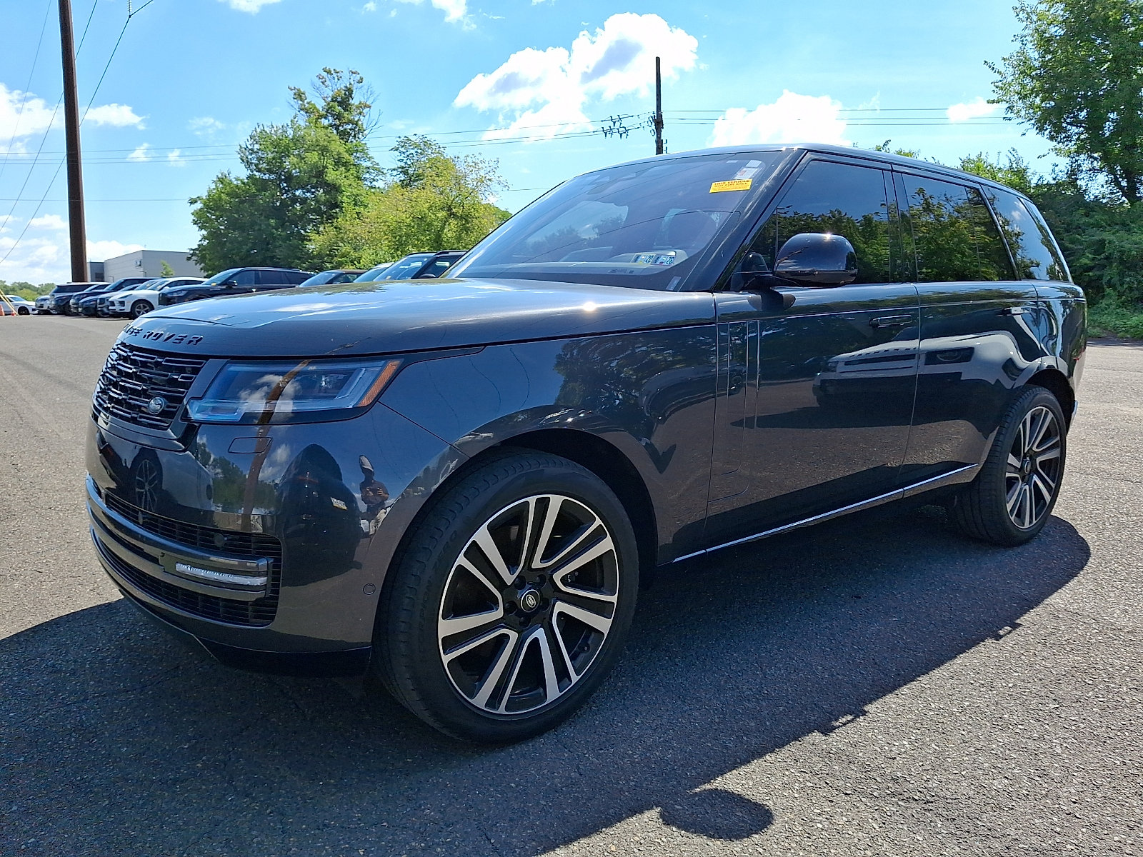 Used 2023 Land Rover Range Rover SE AWD/4WD image 1
