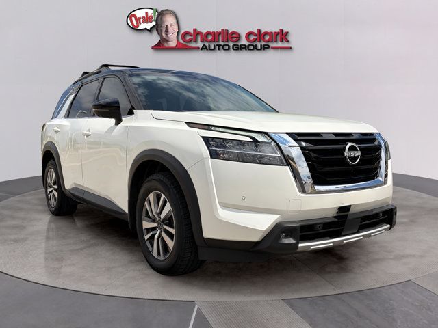 Certified 2023 Nissan Pathfinder SL FWD image 7