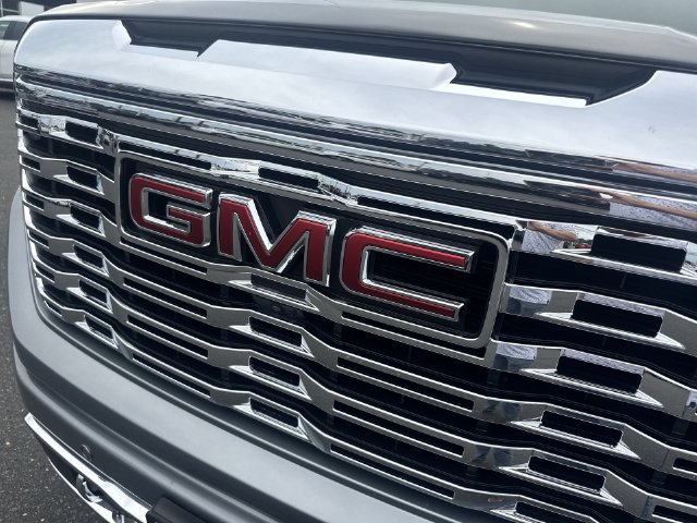 Used 2025 GMC Sierra 1500 Denali w/ Denali Reserve Package AWD/4WD image 32