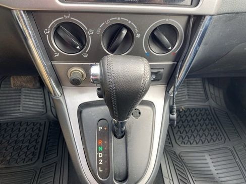 Used 2006 Pontiac Vibe AWD w/ Sport Package image 18