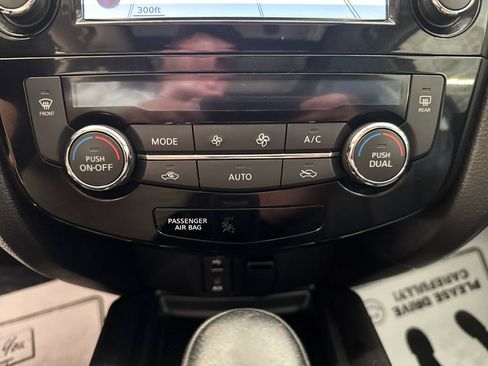 Used 2015 Nissan Rogue SL w/ SL Premium Package AWD/4WD image 15