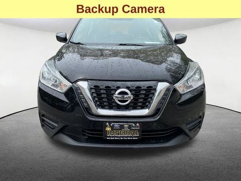 Used 2018 Nissan Kicks S FWD image 3
