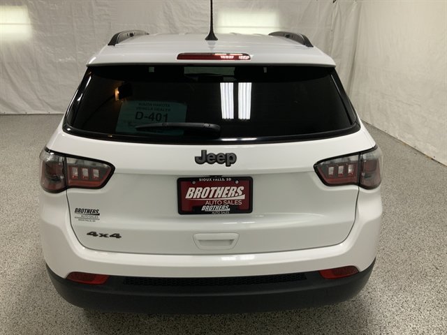 Used 2025 Jeep Compass Latitude w/ Altitude Special Edition AWD/4WD image 5