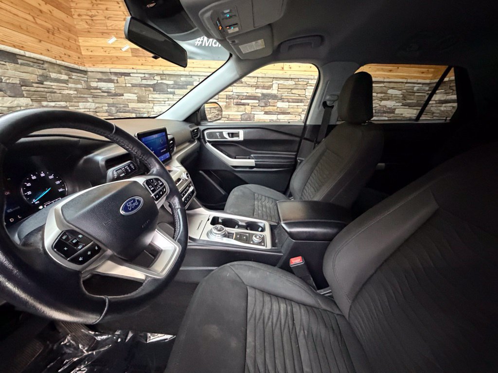 Used 2021 Ford Explorer XLT AWD/4WD image 12