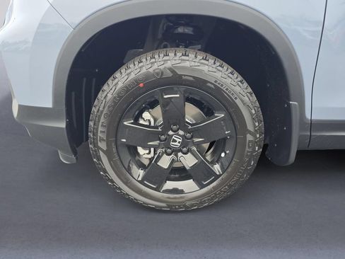 New 2026 Honda Ridgeline Black Edition image 10
