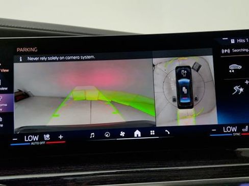 Used 2025 BMW i7 xDrive60 w/ Executive Package RWD image 63