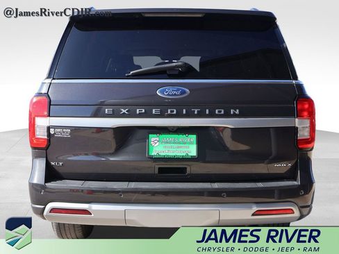 Used 2024 Ford Expedition Max XLT image 4