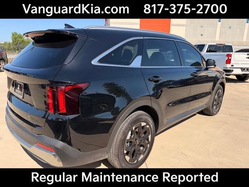 Used 2025 Kia Sorento S w/ Panoramic Sunroof Package FWD image 4