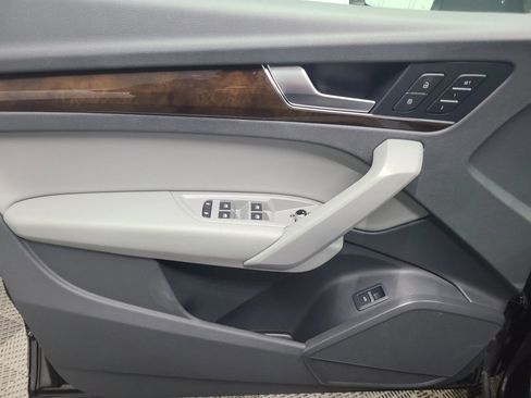 Used 2019 Audi Q5 2.0T Premium image 21