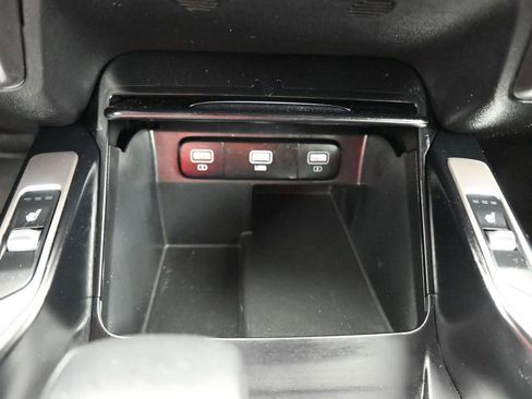 Used 2022 Kia Sorento S image 23