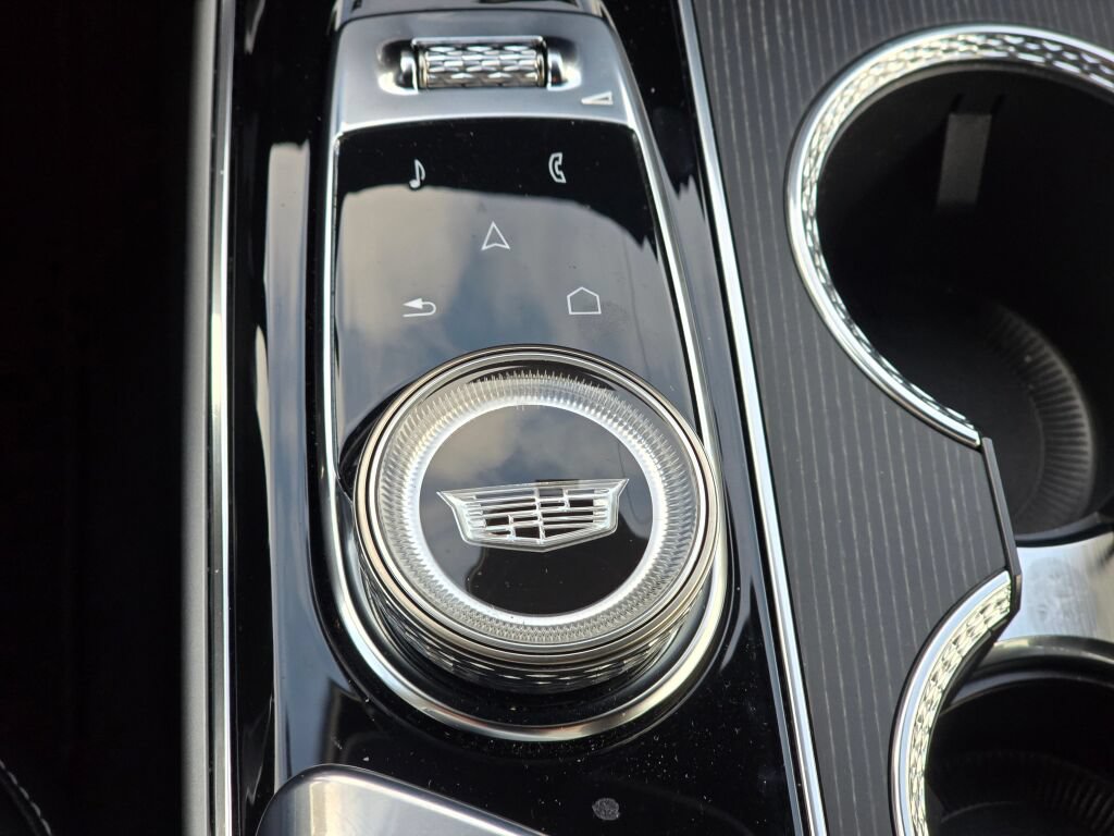 Used 2024 Cadillac Lyriq Sport AWD/4WD image 41