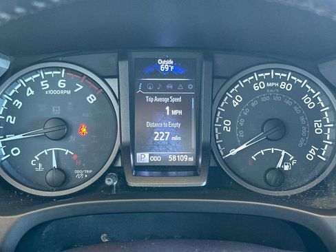 Certified 2019 Toyota Tacoma TRD Sport AWD/4WD image 28