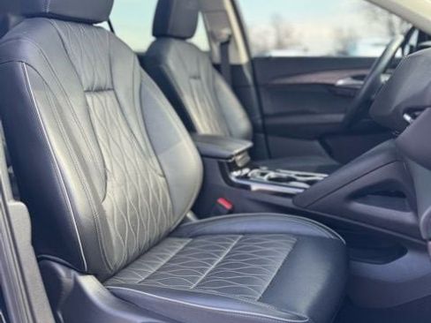 Used 2021 Buick Envision Avenir w/ Technology Package II image 31