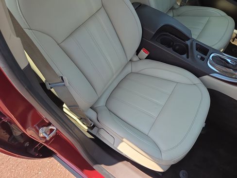 Used 2016 Buick Regal image 16