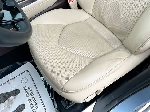 Used 2020 Toyota Highlander Platinum image 19