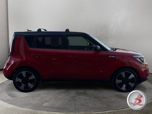 Used 2018 Kia Soul + image 8