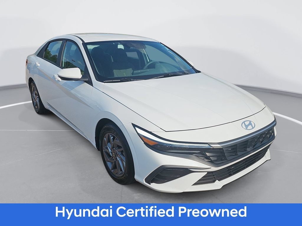 Certified 2024 Hyundai Elantra SEL FWD image 3