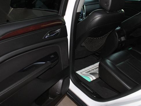 Used 2015 Cadillac SRX Luxury image 13