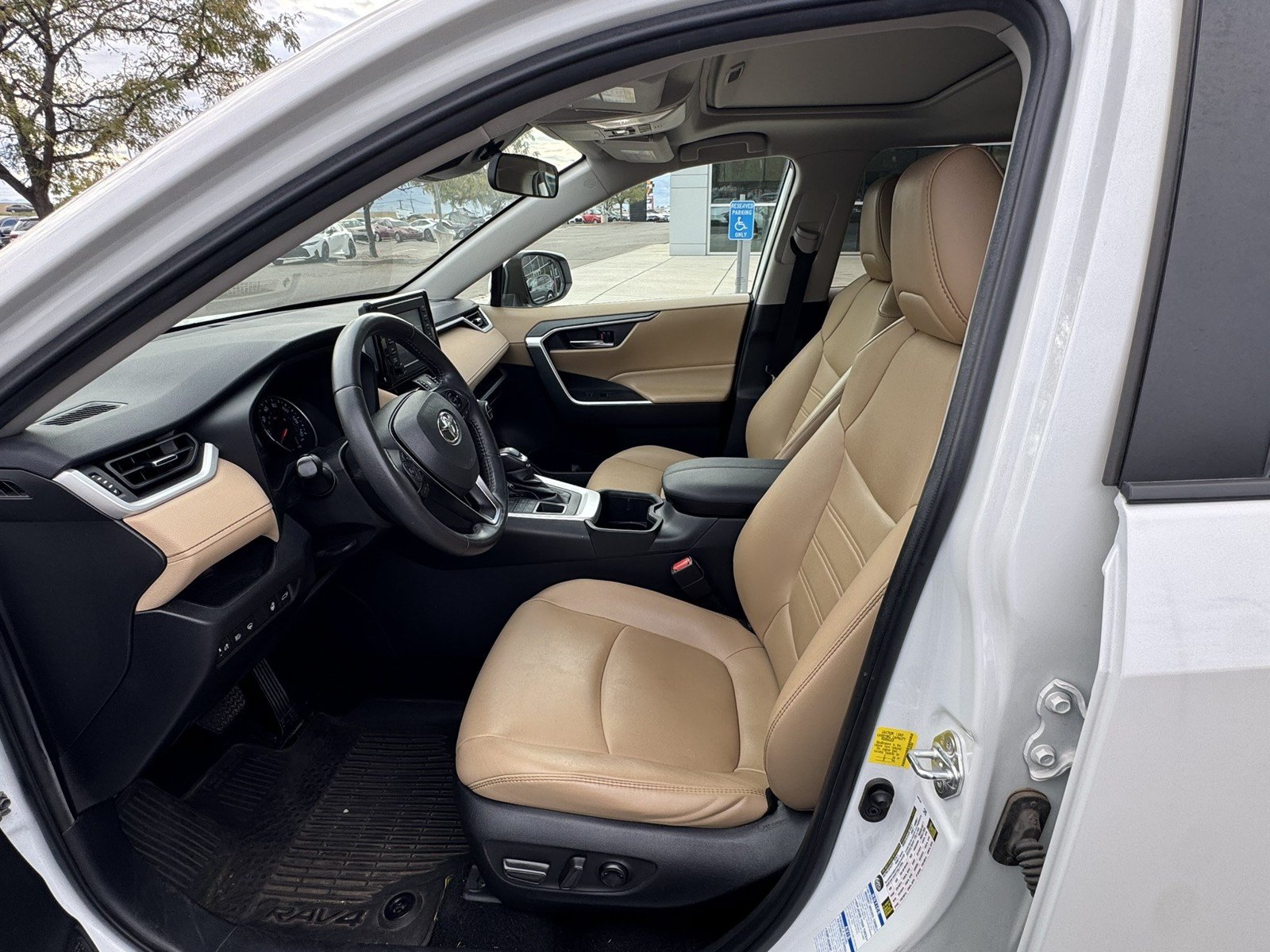 Used 2022 Toyota RAV4 XLE Premium AWD/4WD image 10