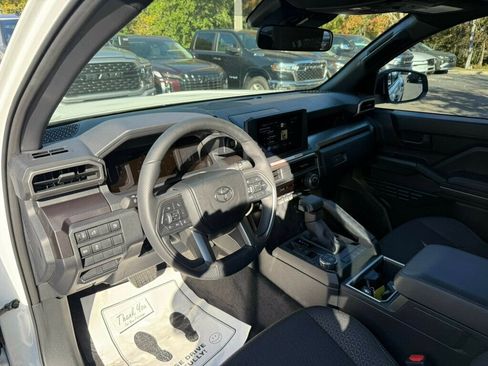 Used 2025 Toyota 4Runner SR5 image 3