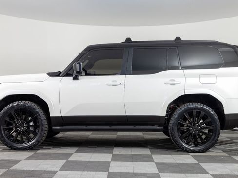 Used 2026 Lexus GX 550 image 3