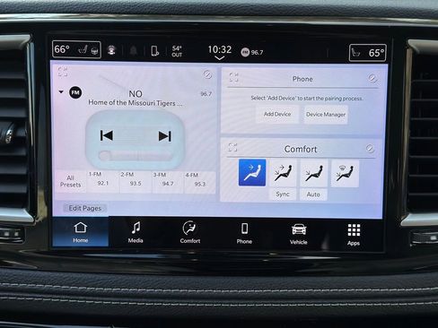 Used 2021 Chrysler Pacifica Touring-L image 15