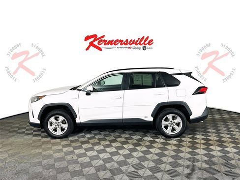 Used 2019 Toyota RAV4 LE image 4