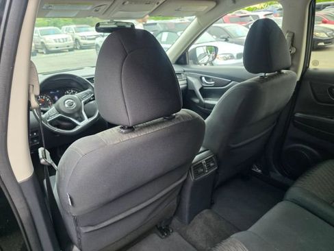 Used 2018 Nissan Rogue SV FWD image 19